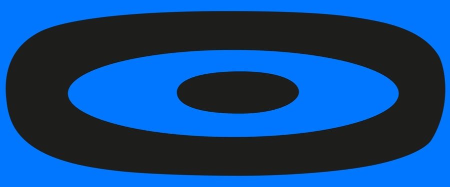 logotyp nagrody ENTRY, stylizowane oko, czarna grafika na niebieskim tle.